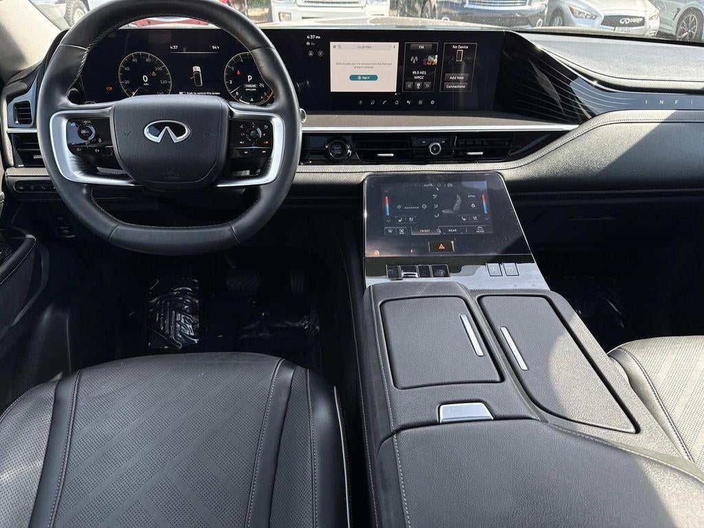2025 INFINITI QX80 LUXE