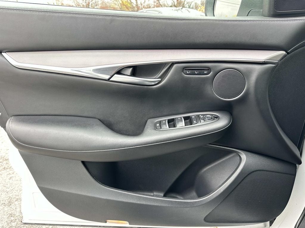 2023 INFINITI QX50 LUXE