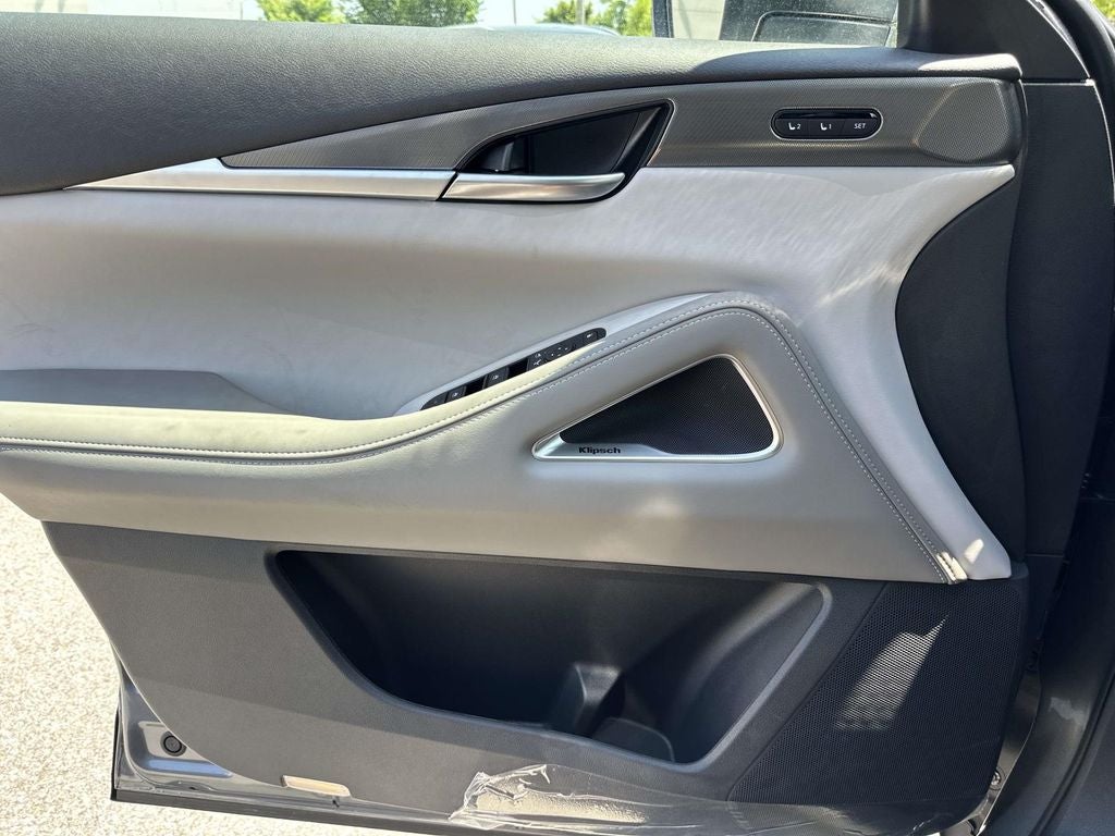 2027 INFINITI QX60 LUXE