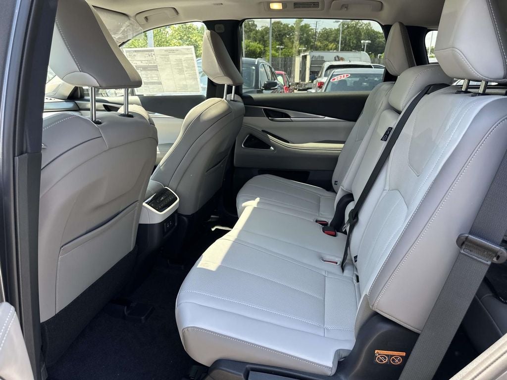 2027 INFINITI QX60 LUXE