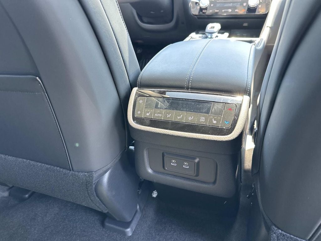 2027 INFINITI QX60 LUXE