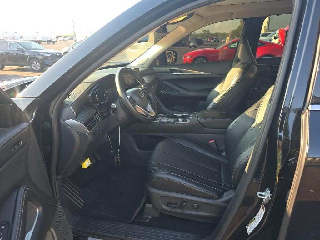 2025 INFINITI QX60 LUXE