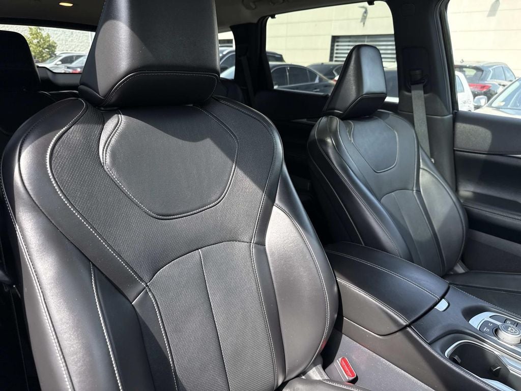 2025 INFINITI QX60 LUXE