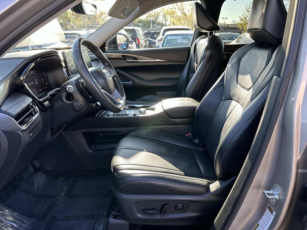 2023 INFINITI QX60 LUXE