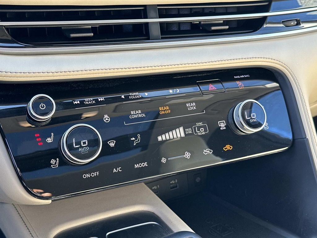 2023 INFINITI QX60 LUXE