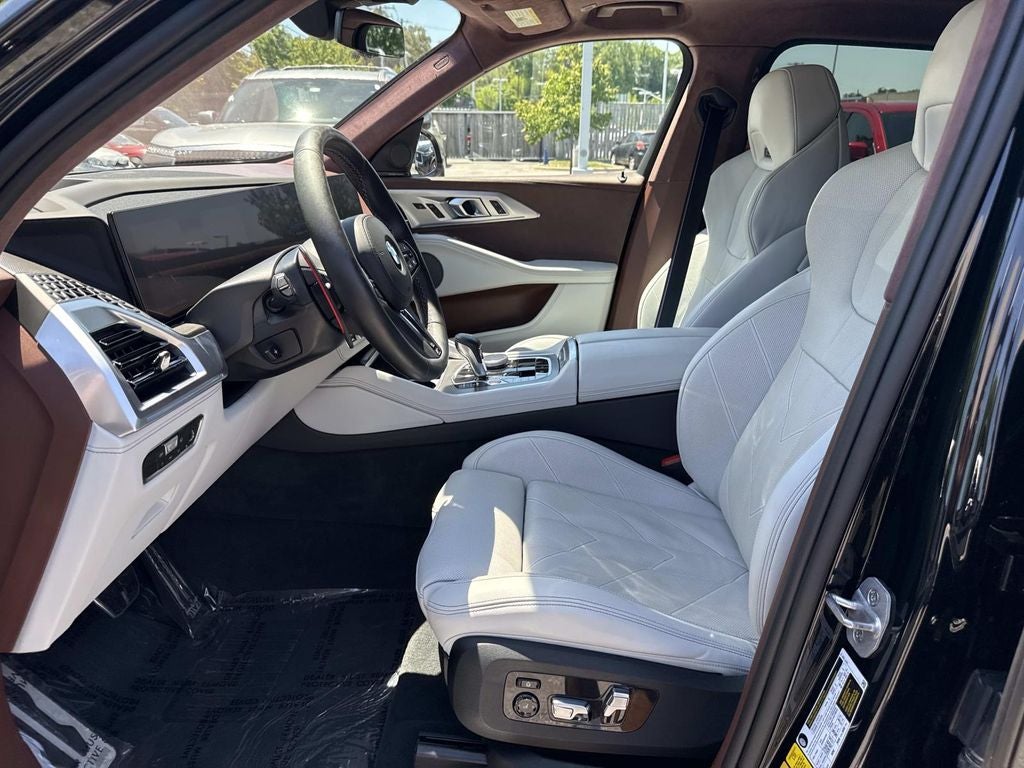 2023 BMW XM Base