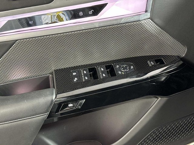 2023 BMW 7 Series 740i