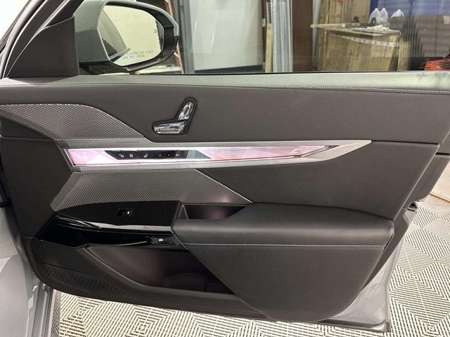 2023 BMW 7 Series 740i