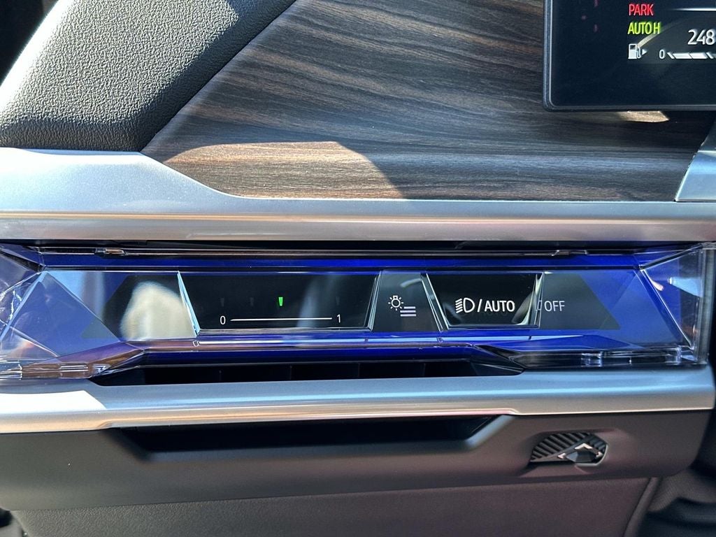 2023 BMW 7 Series 740i