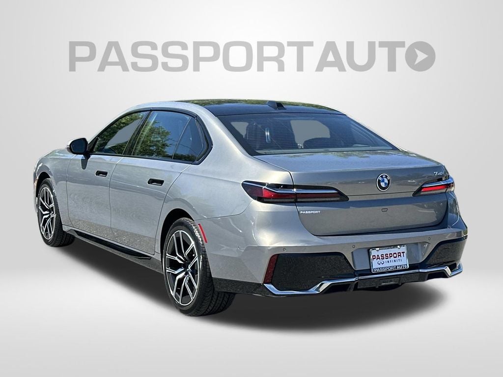 2023 BMW 7 Series 740i