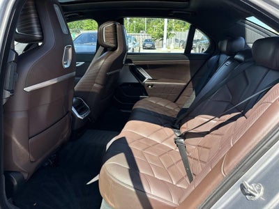 2023 BMW 7 Series 740i