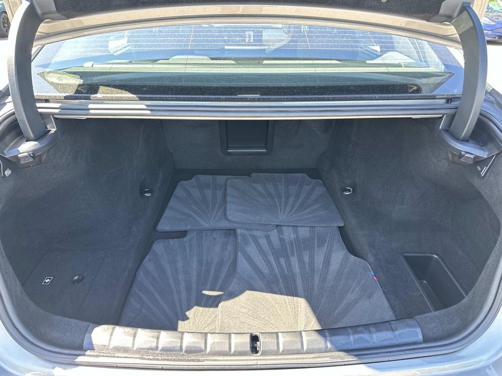 2023 BMW 7 Series 740i