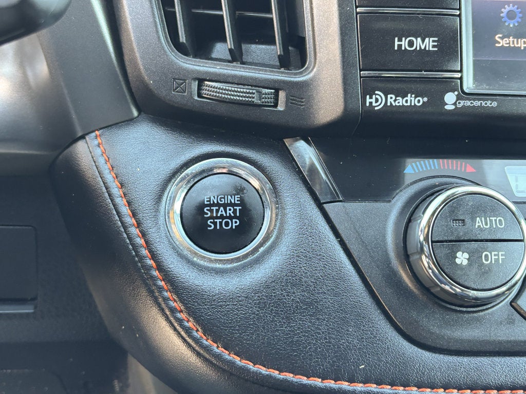 2017 Toyota RAV4 SE