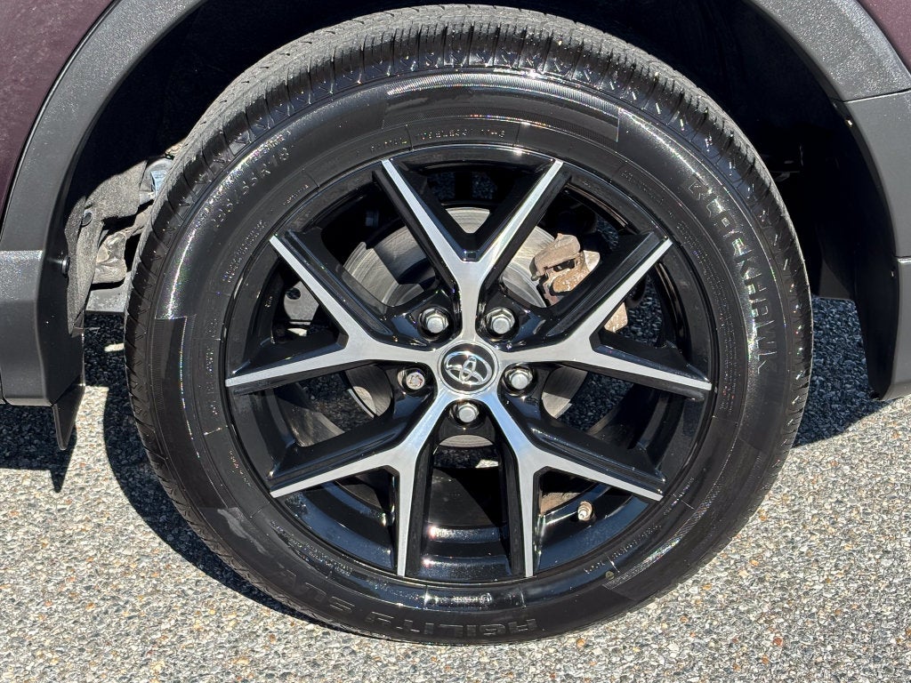 2017 Toyota RAV4 SE