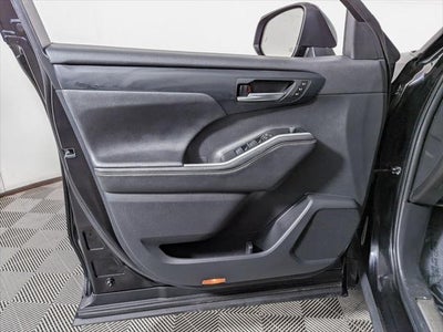 2023 Toyota Highlander Hybrid Bronze Edition