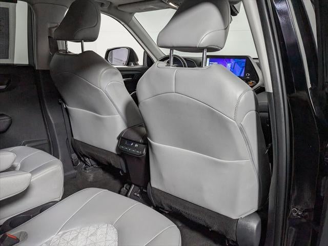 2023 Toyota Highlander Hybrid Bronze Edition