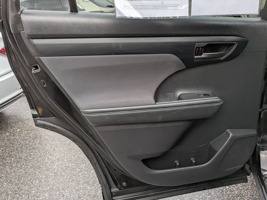 2021 Toyota Highlander LE