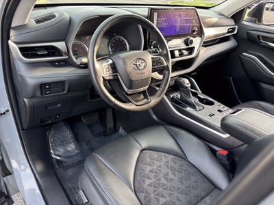 2024 Toyota Highlander Hybrid XLE