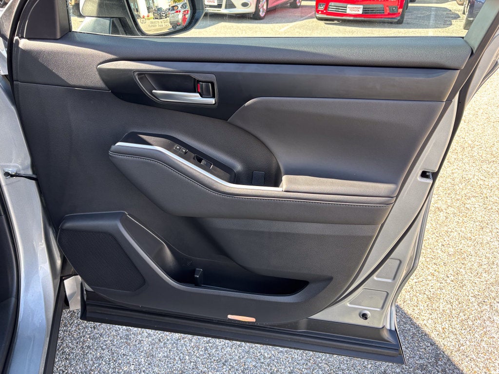 2025 Toyota Highlander XLE