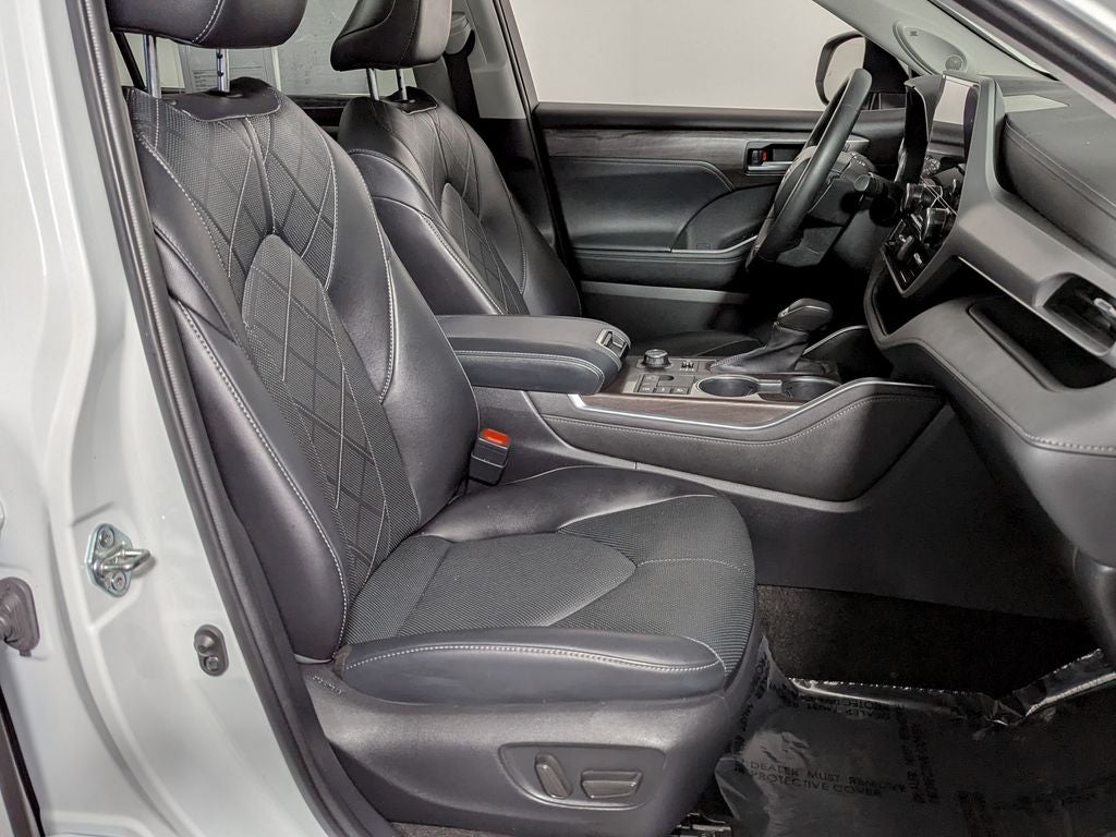 2023 Toyota Highlander Platinum