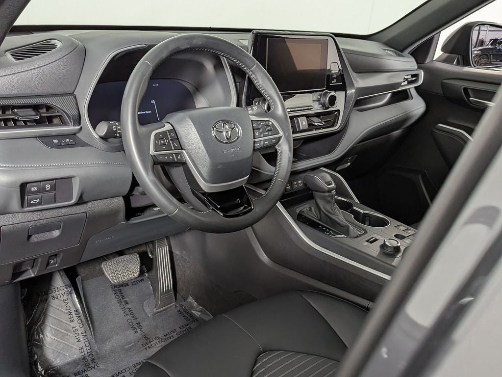 2025 Toyota Highlander XSE