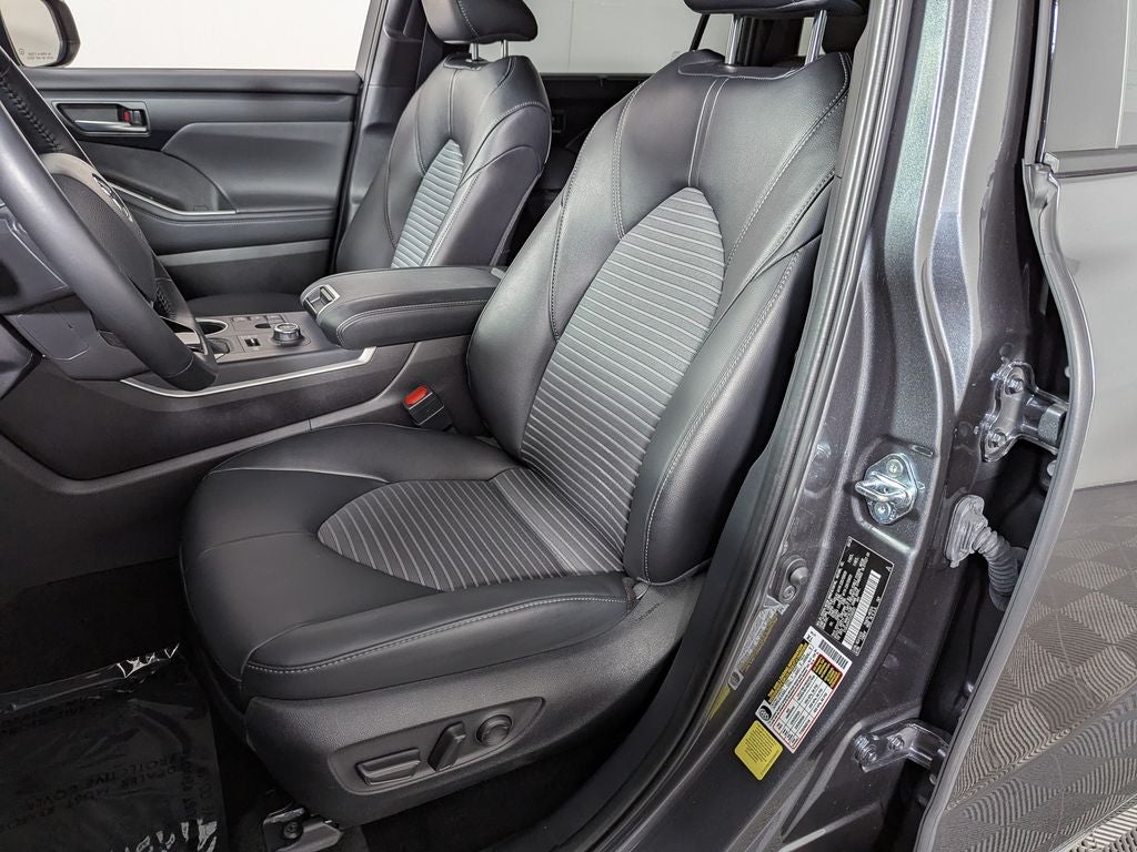 2025 Toyota Highlander XSE
