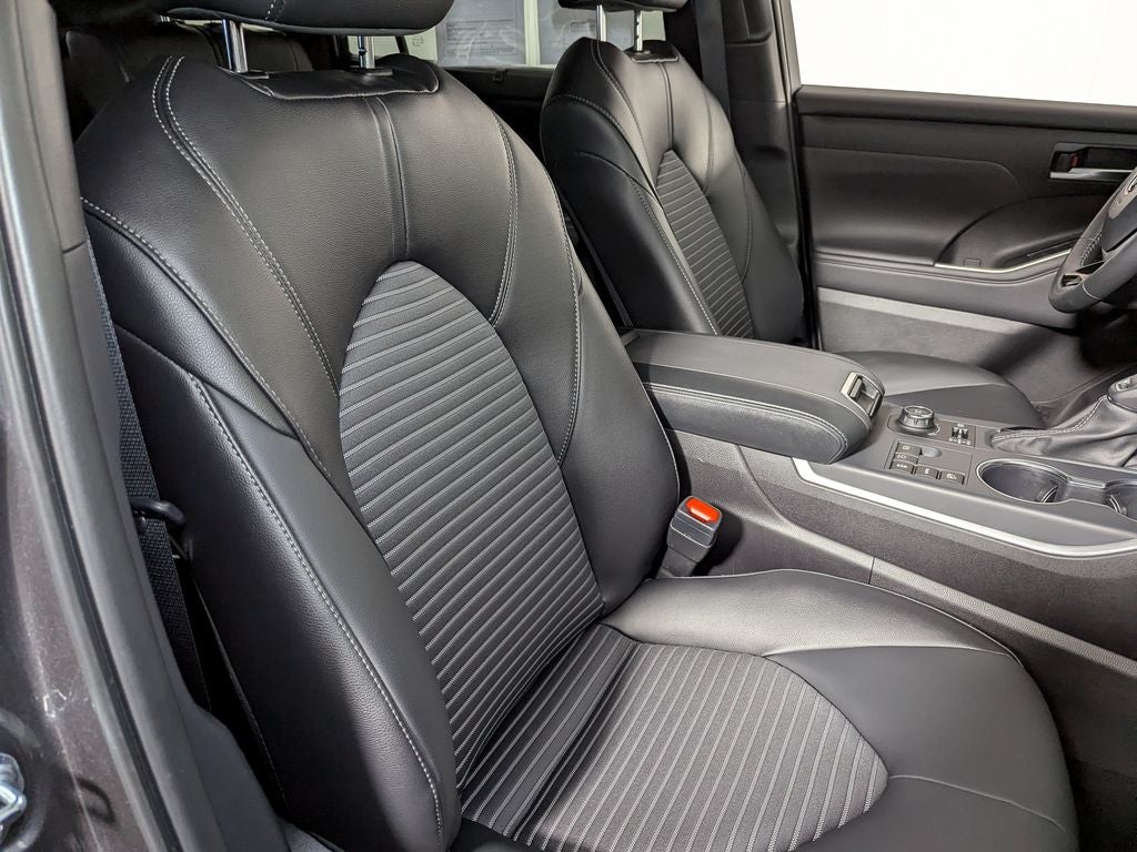2025 Toyota Highlander XSE