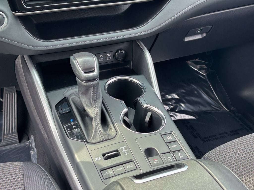 2025 Toyota Highlander LE