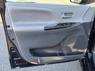 2019 Toyota Sienna XLE 8 Passenger
