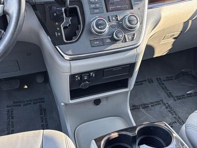2019 Toyota Sienna XLE 8 Passenger