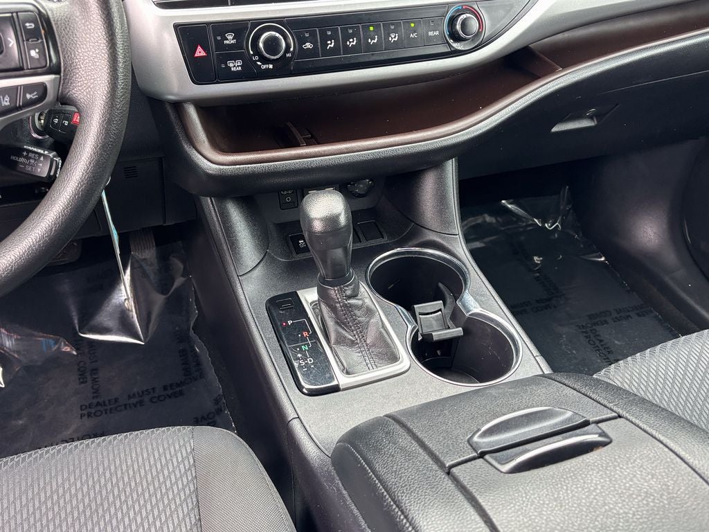 2019 Toyota Highlander LE