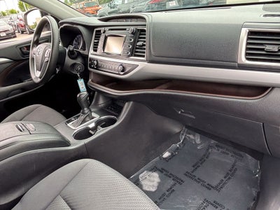 2019 Toyota Highlander LE