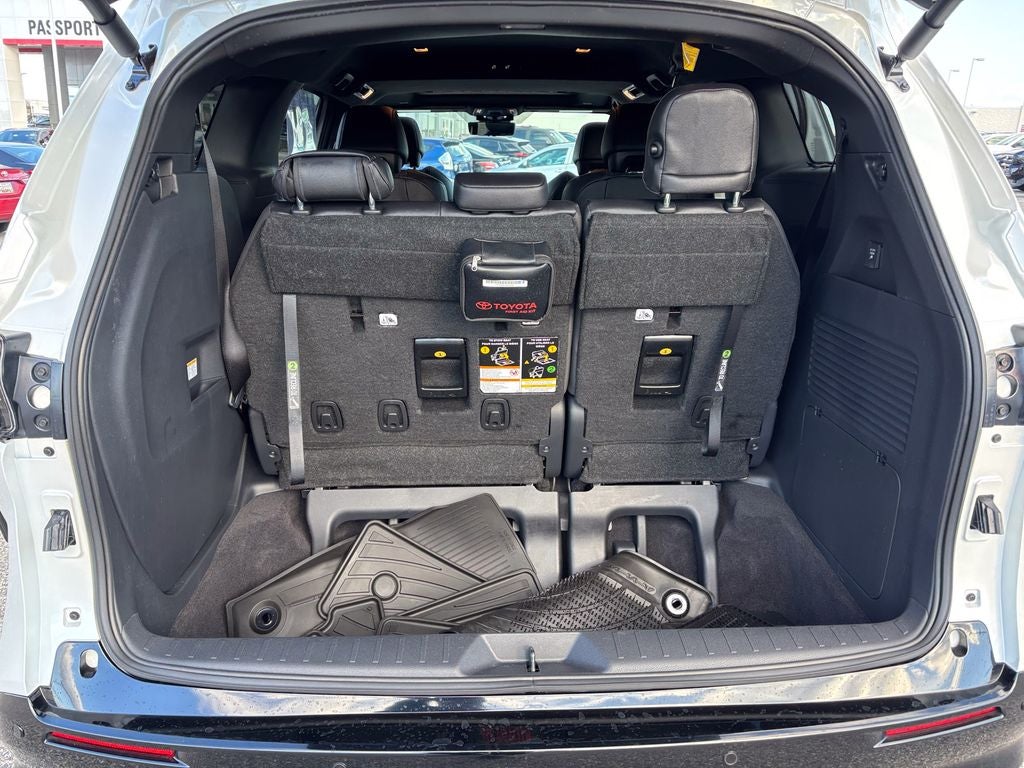 2025 Toyota Sienna Limited 7 Passenger