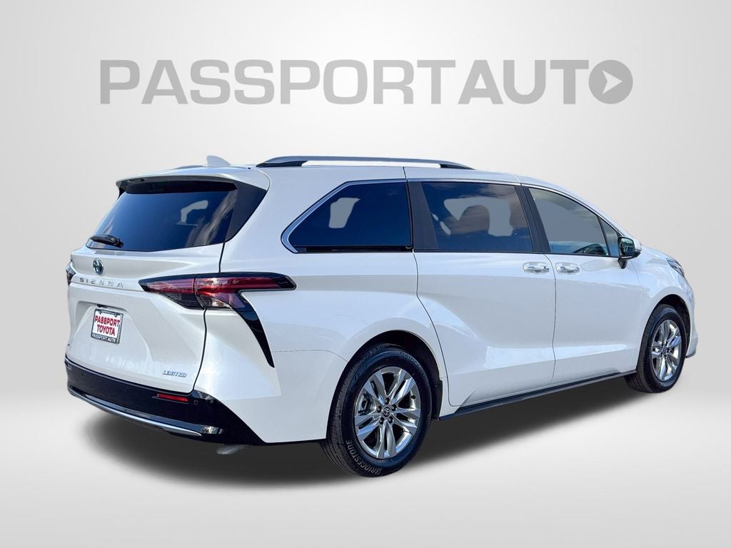 2025 Toyota Sienna Limited 7 Passenger