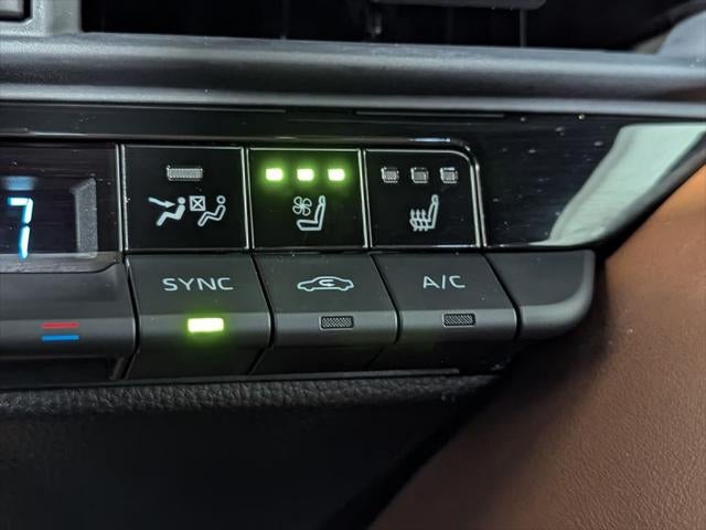 2025 Toyota Crown Signia XLE