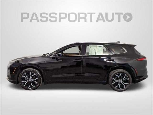 2025 Toyota Crown Signia XLE